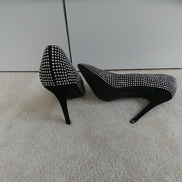 Woman Heel - Picture 3 of 5